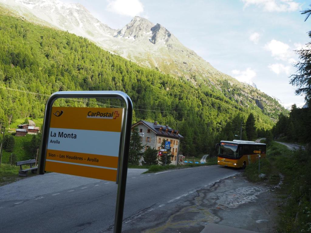 Postcar stop Image